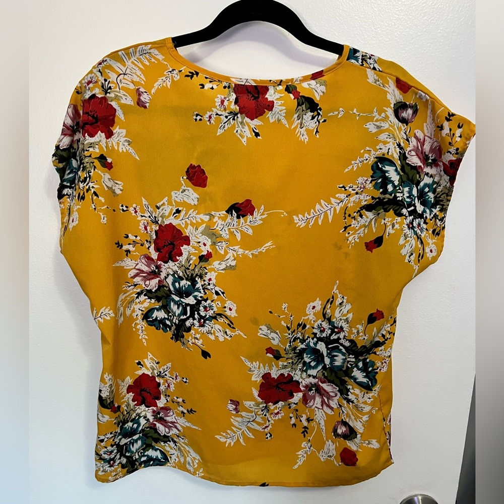 Golden/Yellow flower print shirt - I’ve worn it once